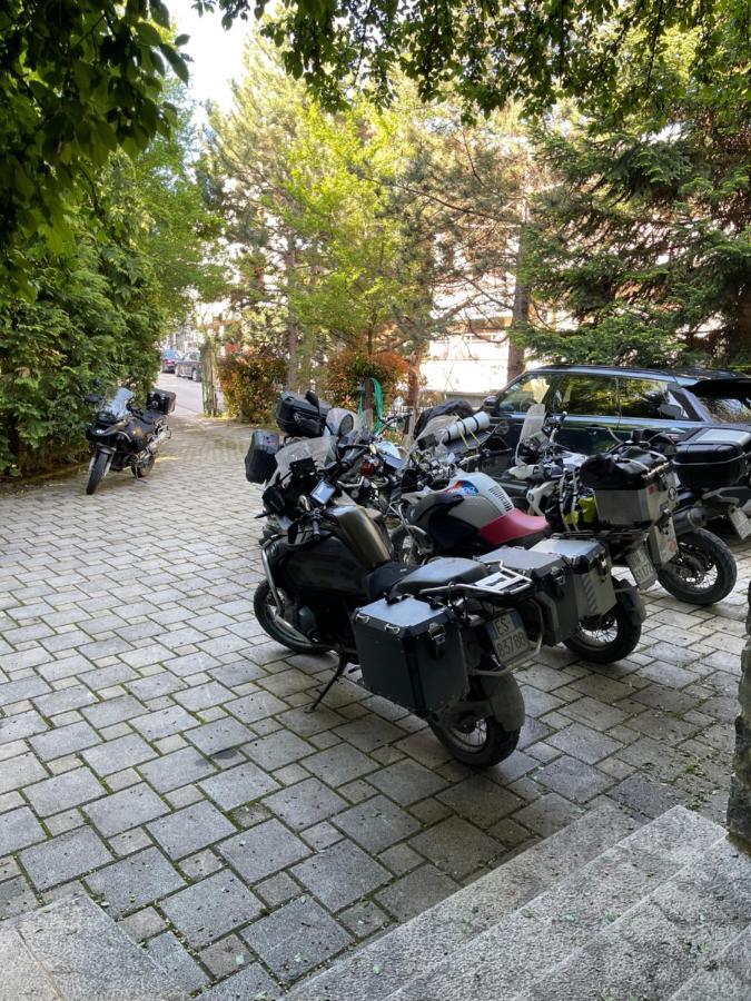 Dim'S Hotel & Restaurant Korcza Zewnętrze zdjęcie
