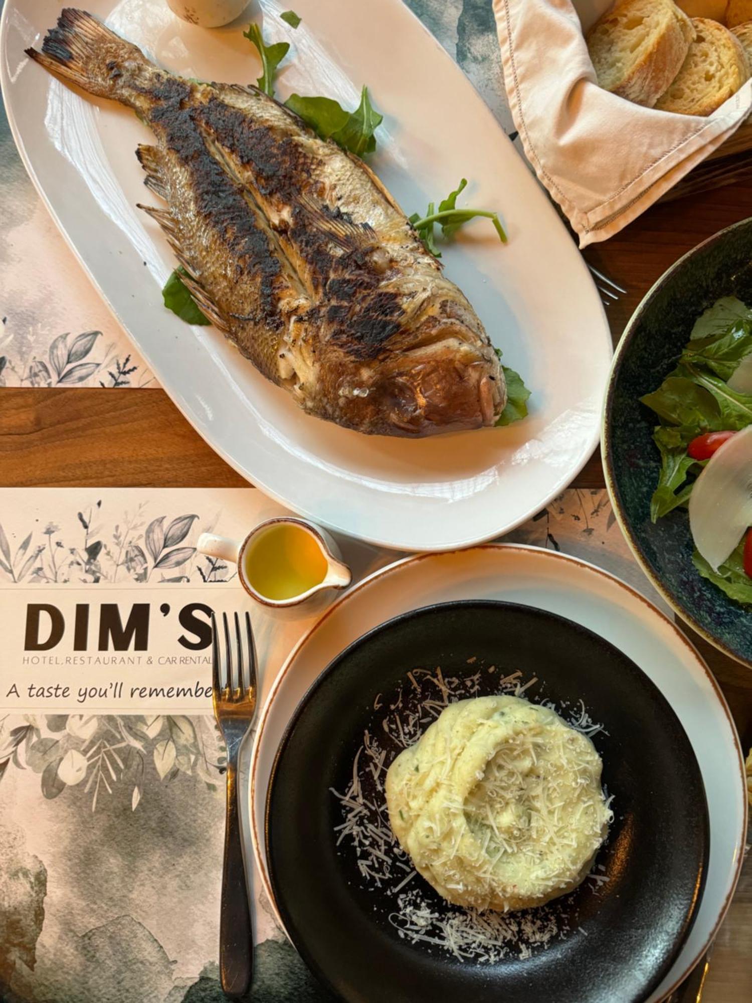 Dim'S Hotel & Restaurant Korcza Zewnętrze zdjęcie